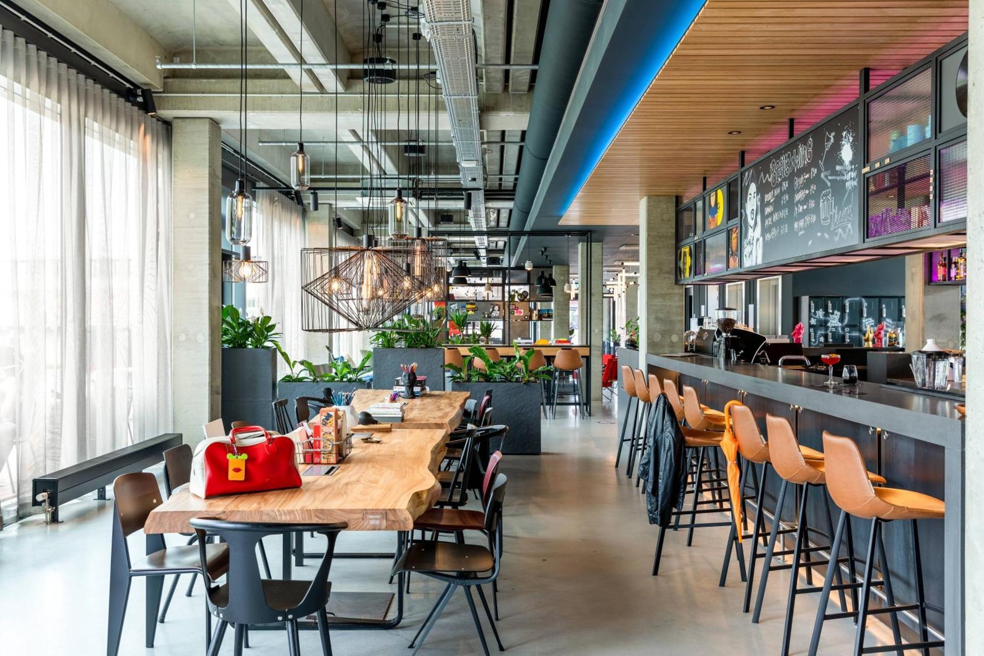 Moxy Utrecht Hotell Exteriör bild