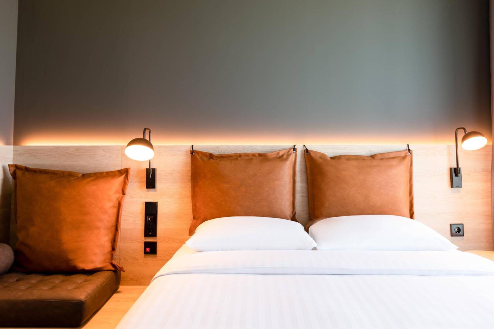 Moxy Utrecht Hotell Exteriör bild