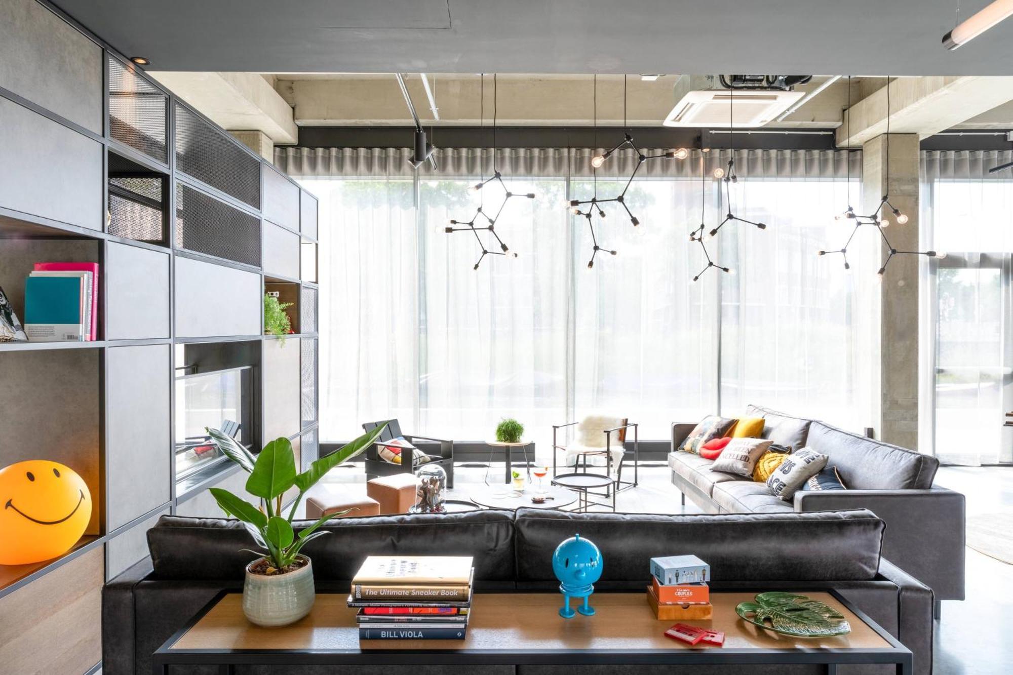 Moxy Utrecht Hotell Exteriör bild