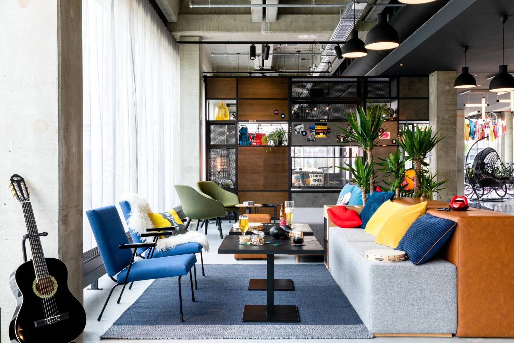 Moxy Utrecht Hotell Exteriör bild