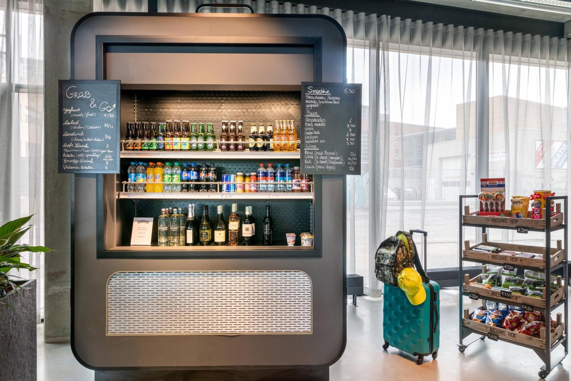 Moxy Utrecht Hotell Exteriör bild